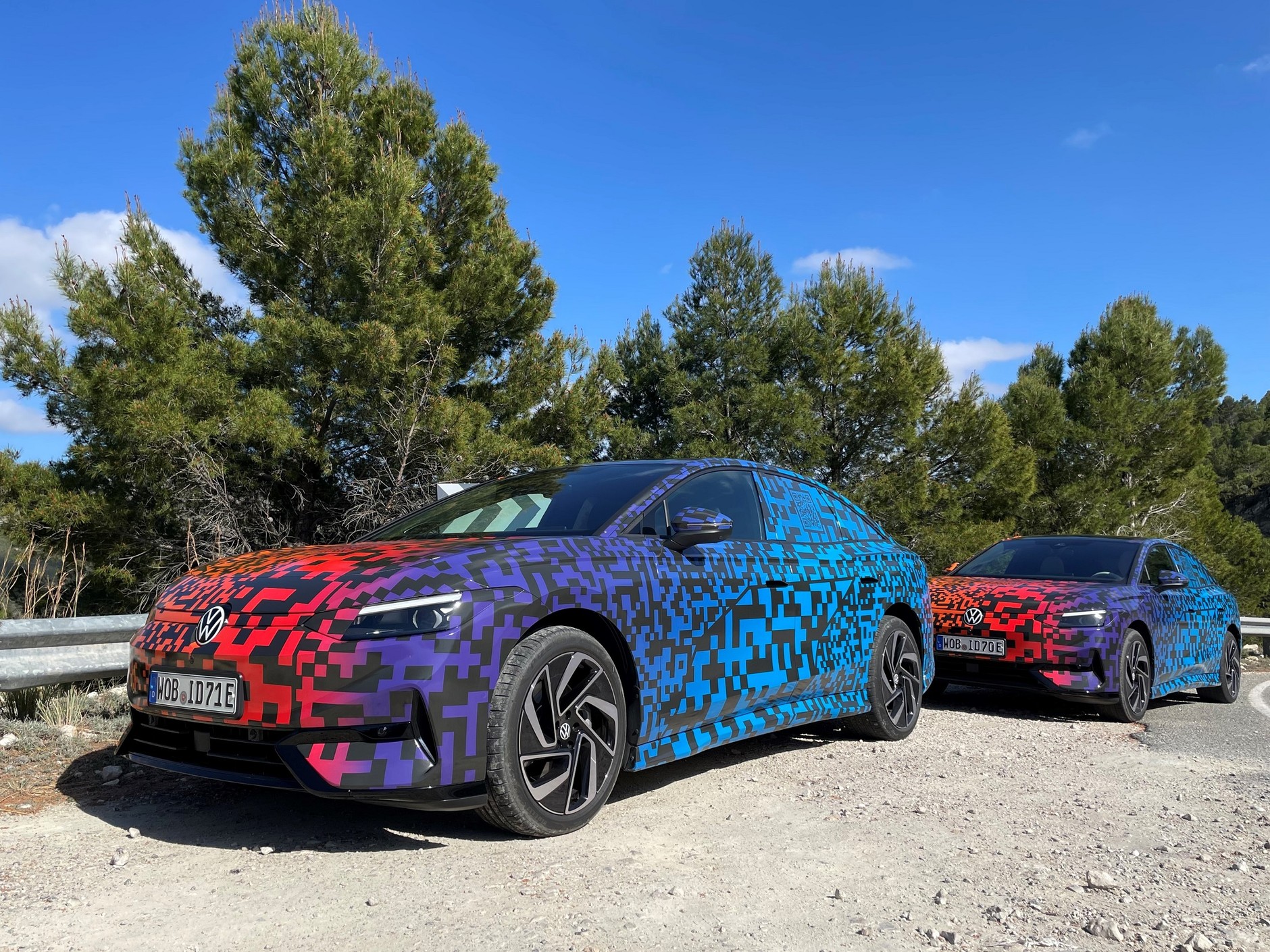 Pierwsza jazda zamaskowanym Volkswagenem ID.7