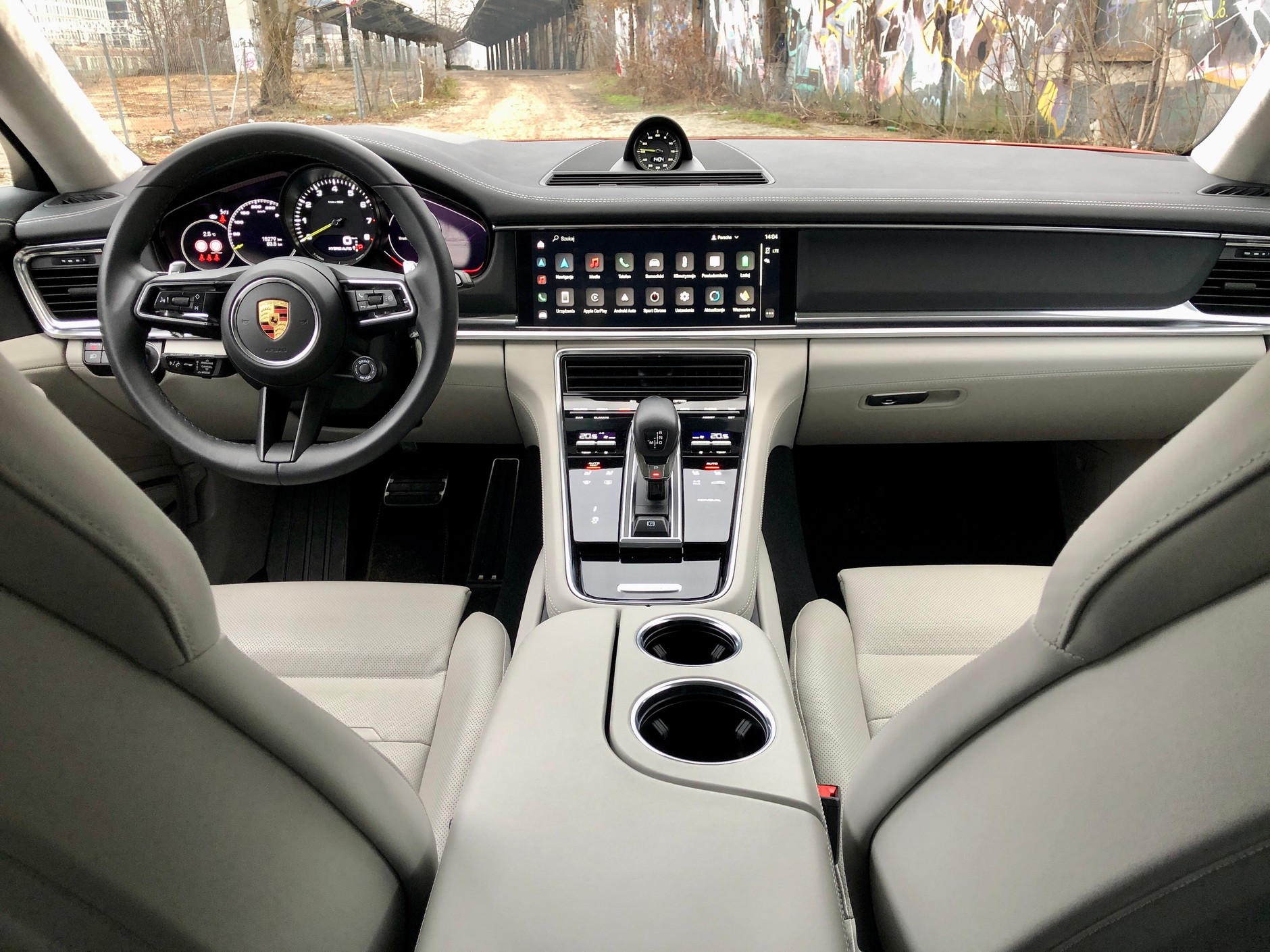Porsche Panamera 4 E-Hybrid Platinum Edition