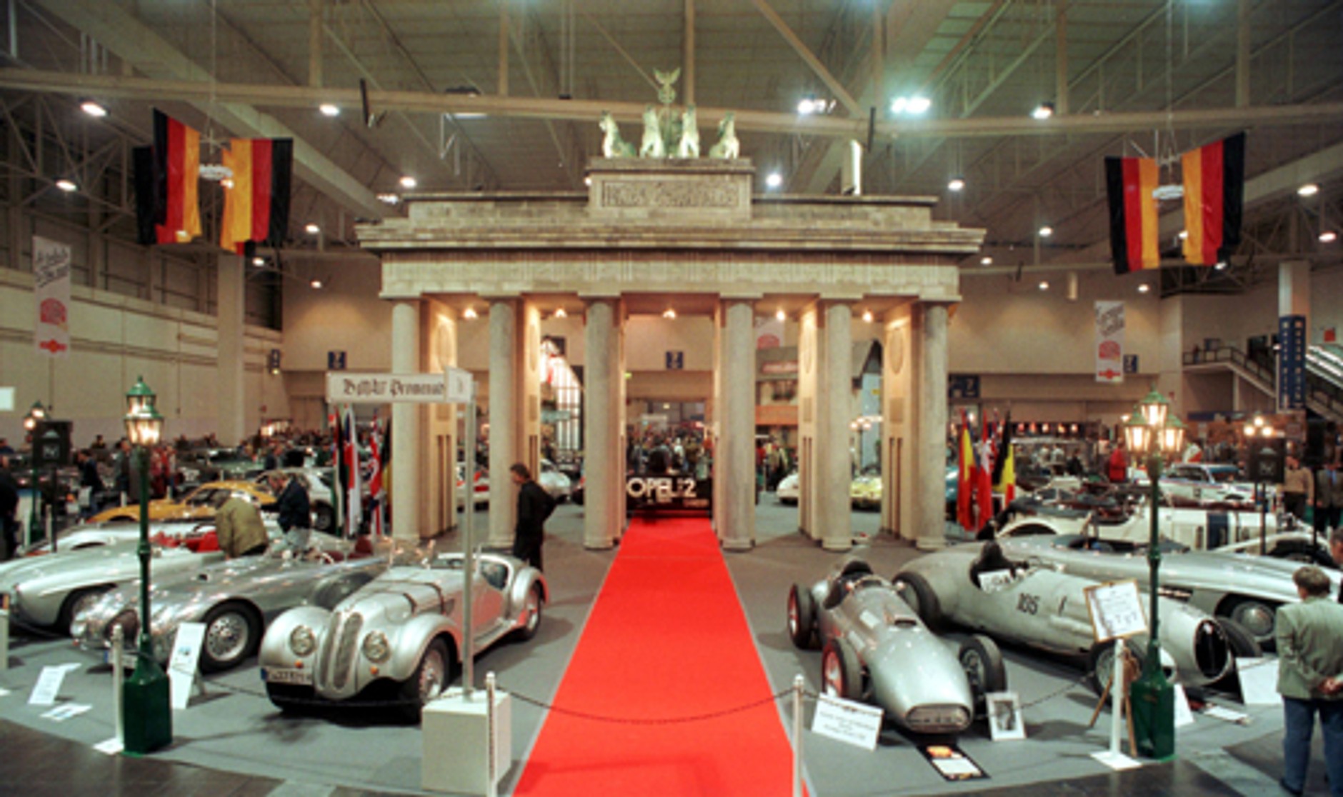 Salon w Essen - Atrakcyje staruszki