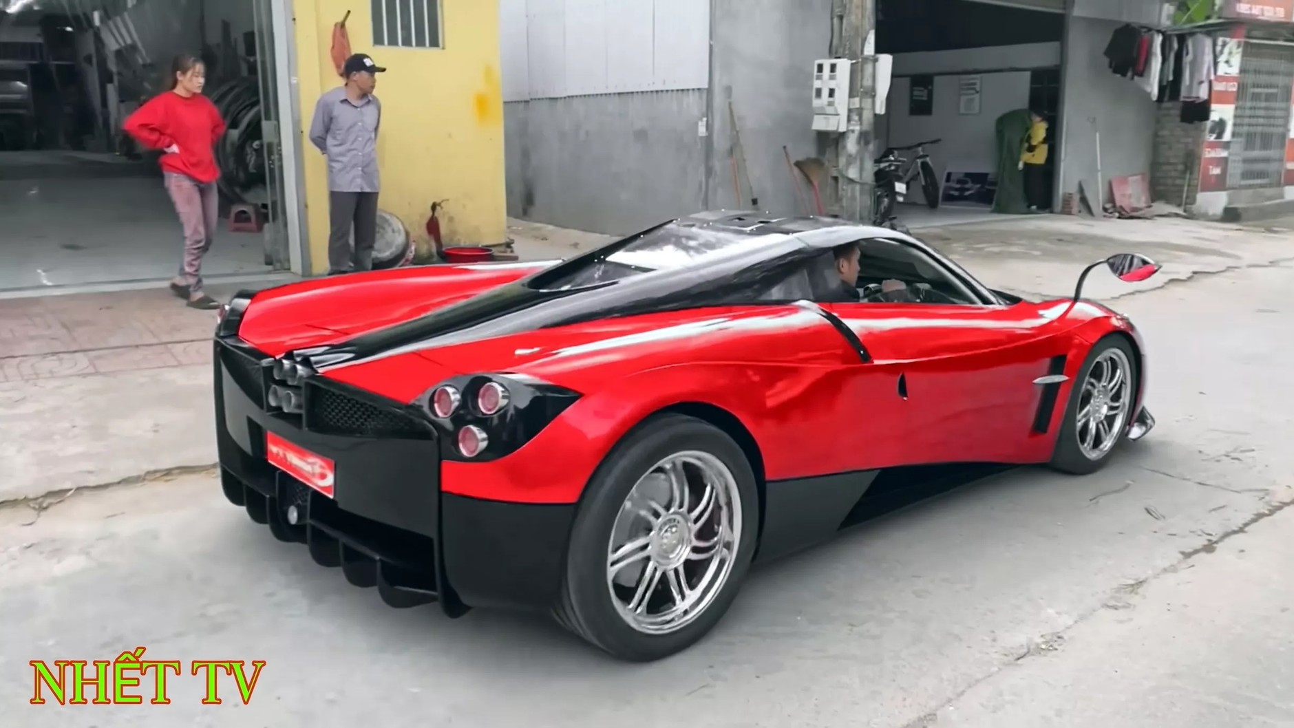 Pagani Huayra – replika