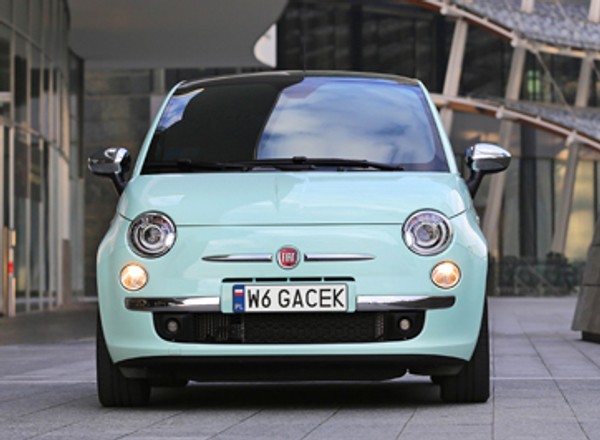 Fiat 500 z tablicą na życzenie