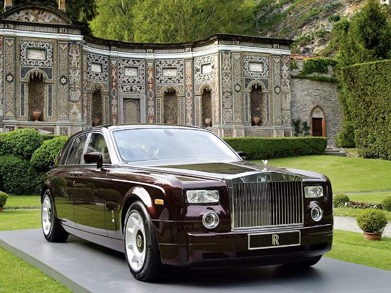 Rolls-Royce: 805 sprzedanych samochodów. Mały Rolls potwierdzony!