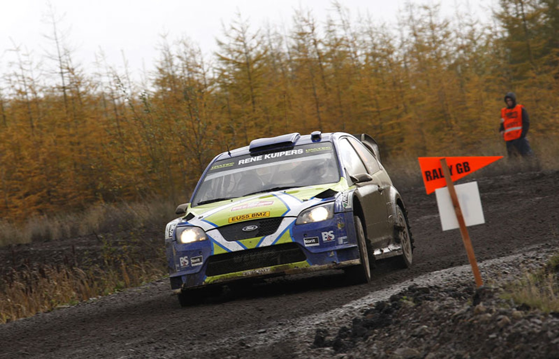 Rajd Wielkiej Brytanii 2009: mistrz świata Loeb w akcji - fotogaleria Rallyworld©Willy Weyens