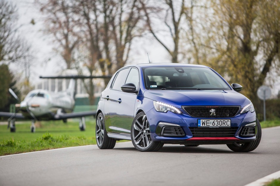 Peugeot 308 GTi - przeniesie cię w świat wyścigów