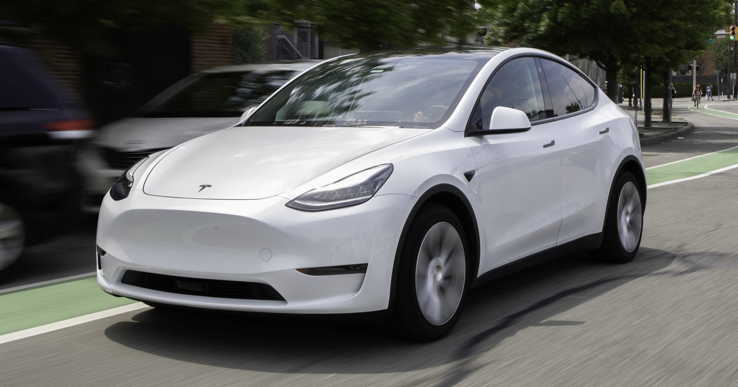 Tesla Model Y: ten model bije rekordy sprzedaży na całym świecie, a i tak firma w wielu krajach drastycznie obniżyła jego ceny.