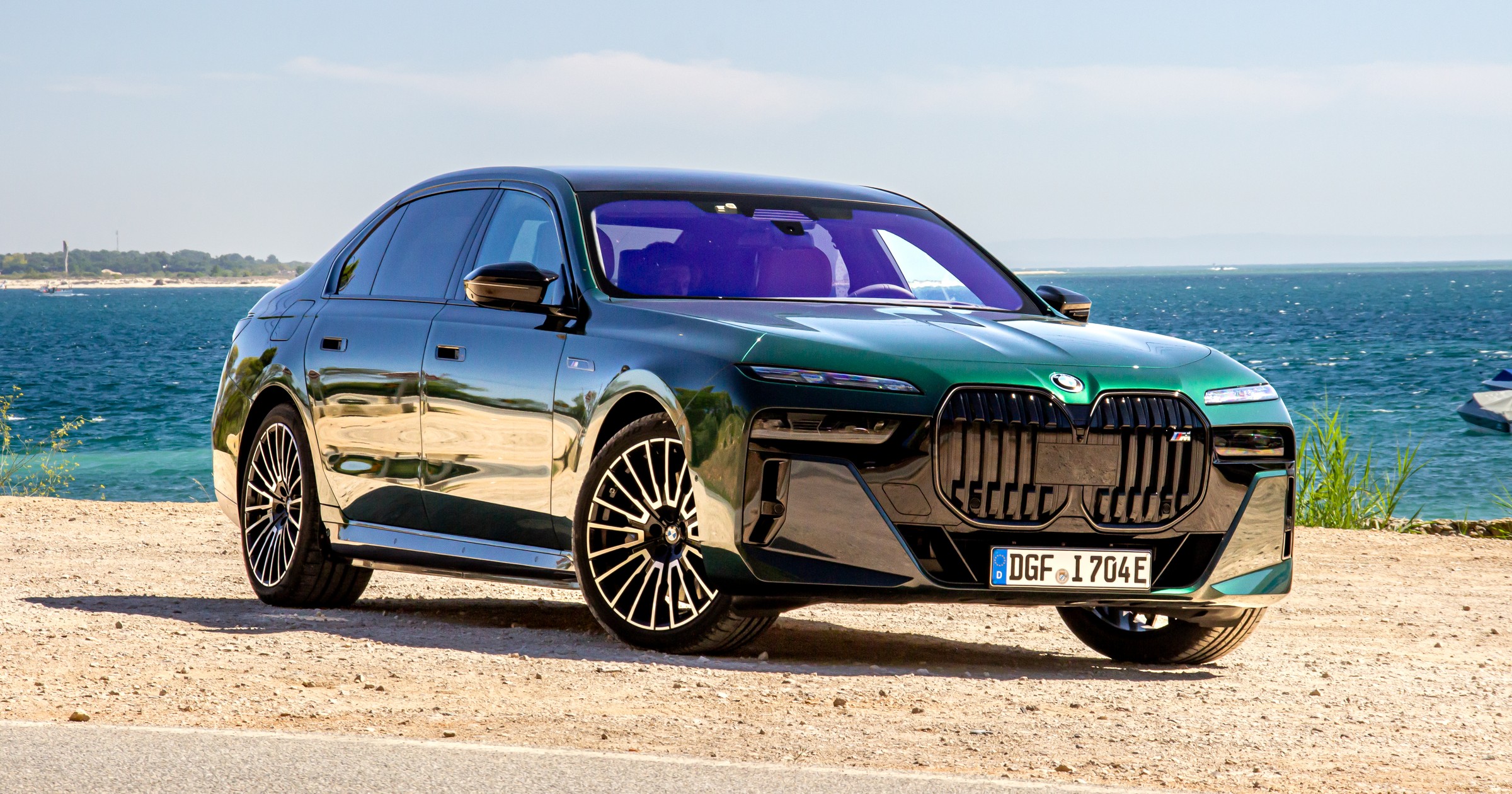 BMW i7 M70