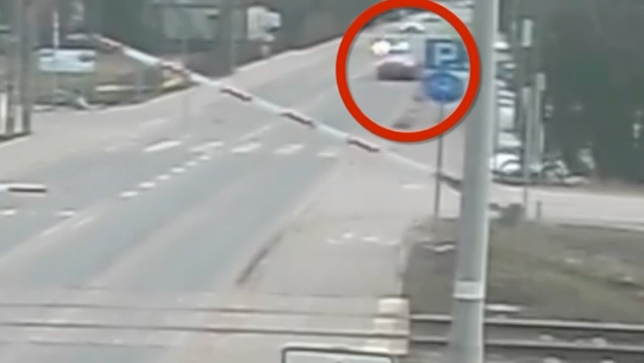 Przejechał  slalomem przez zamknięty przejazd kolejowy