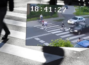 Blisko tragedii na przejściu dla pieszych - nie tylko kierowca źle się zachował