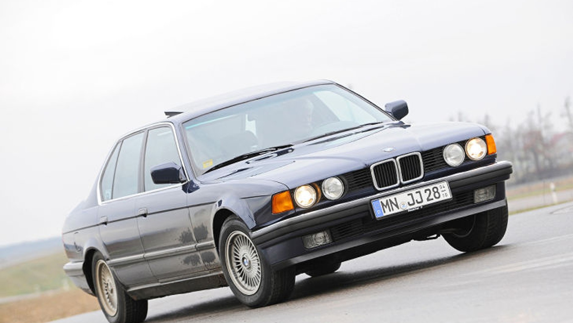 BMW 7 E32
