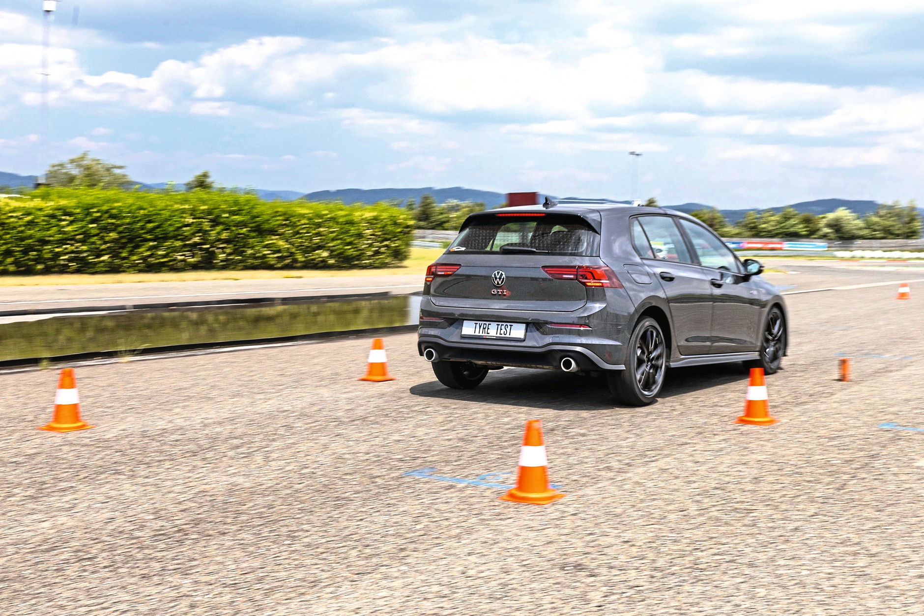 Test opon całorocznych 2025