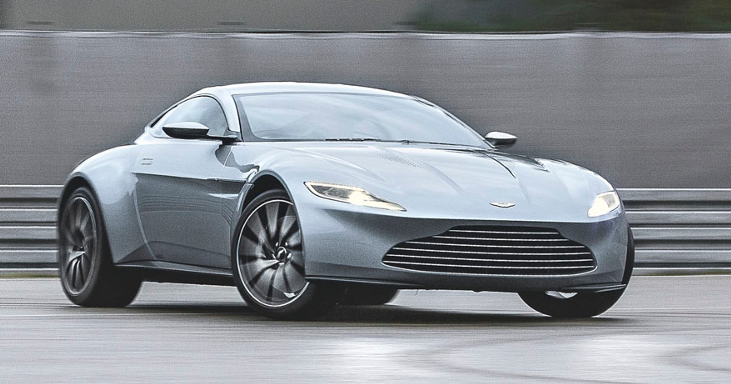 Aston Martin DB10 - Bond idzie bokiem