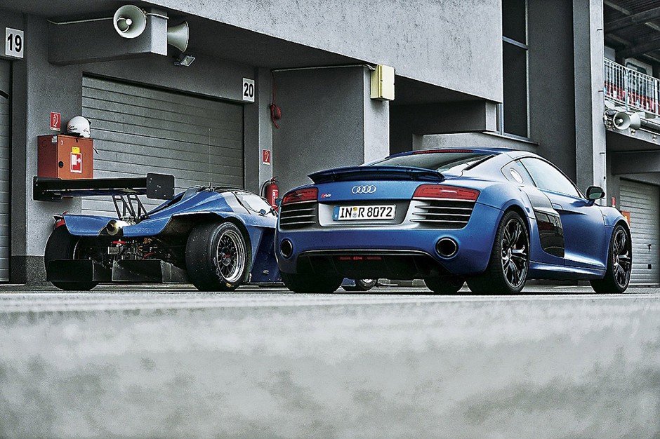 Praga R1 w starciu z Audi R8: diabeł jeździ sobie Pragą