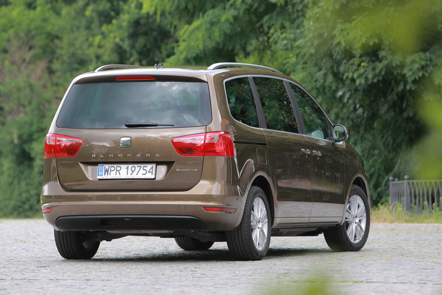 Seat Alhambra 2.0 TDI: mało sportu, dużo miejsca