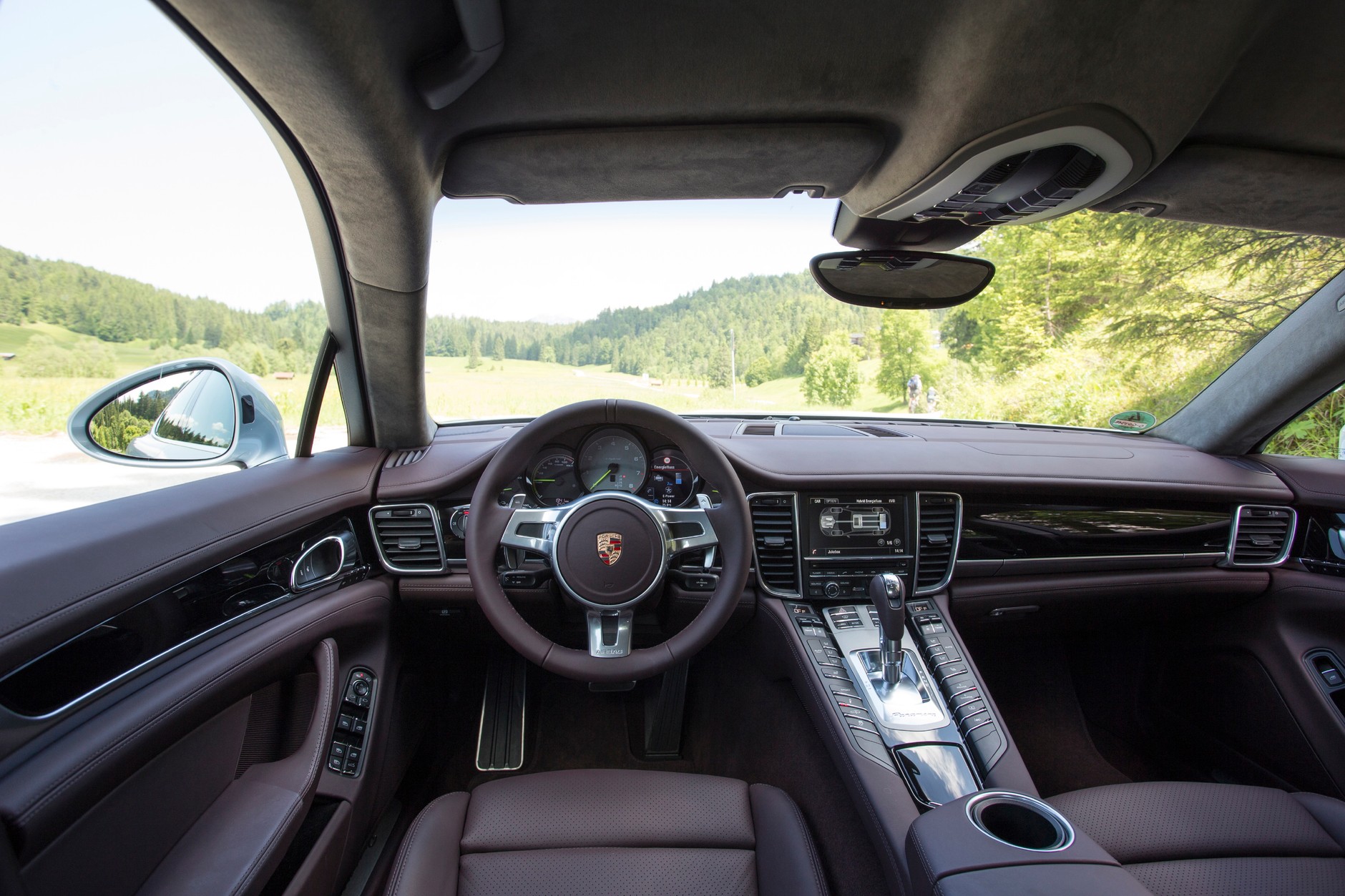Porsche Panamera-2