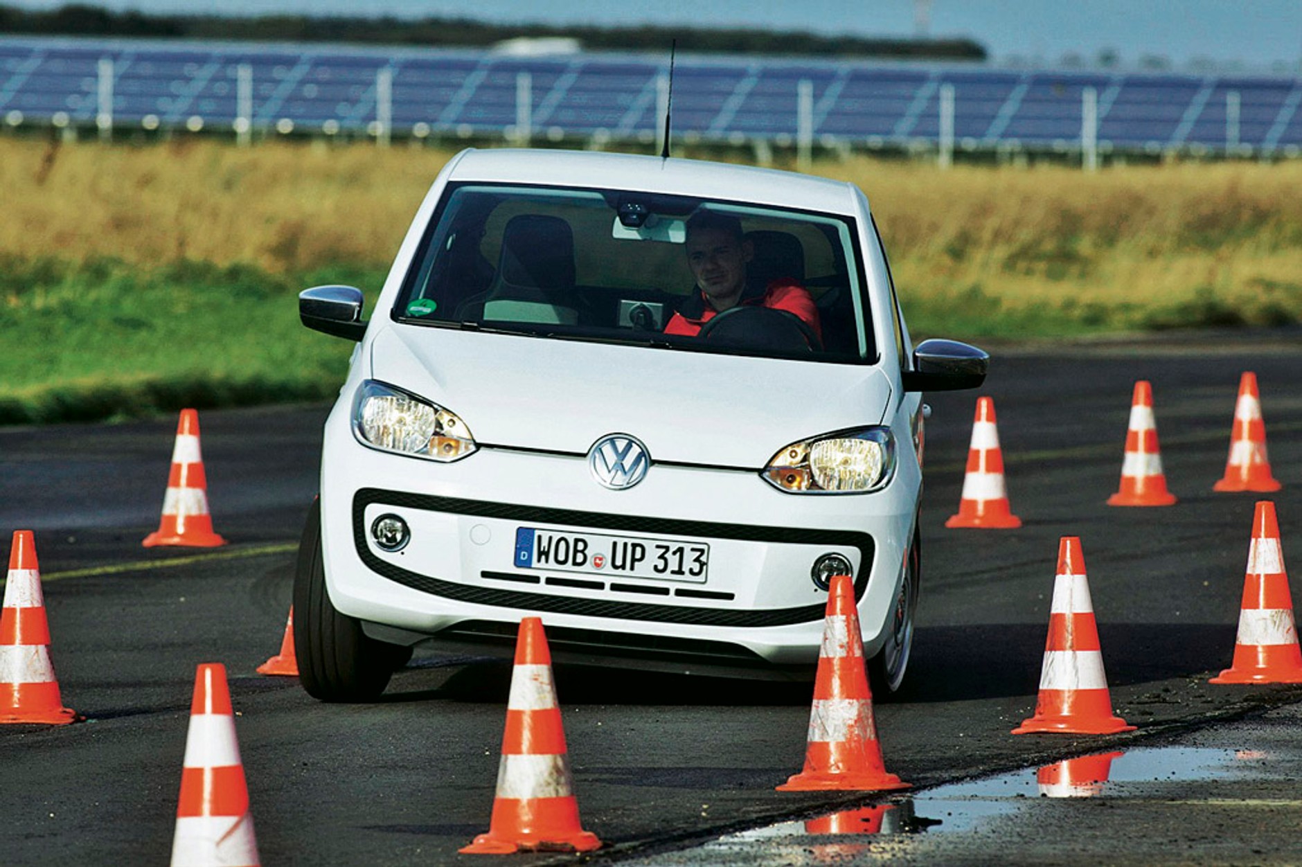 Volkswagen UP! kontra Peugeot 107 i Ford KA: mały Volkswagen w natarciu
