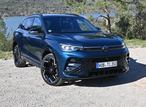 Jeździłem nowym Volkswagenem Tiguanem. Pozytywnie zaskakuje wieloma rzeczami, ale są też wady