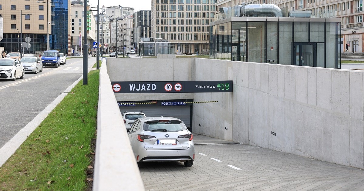 Parking pod placem Powstańców Warszawy