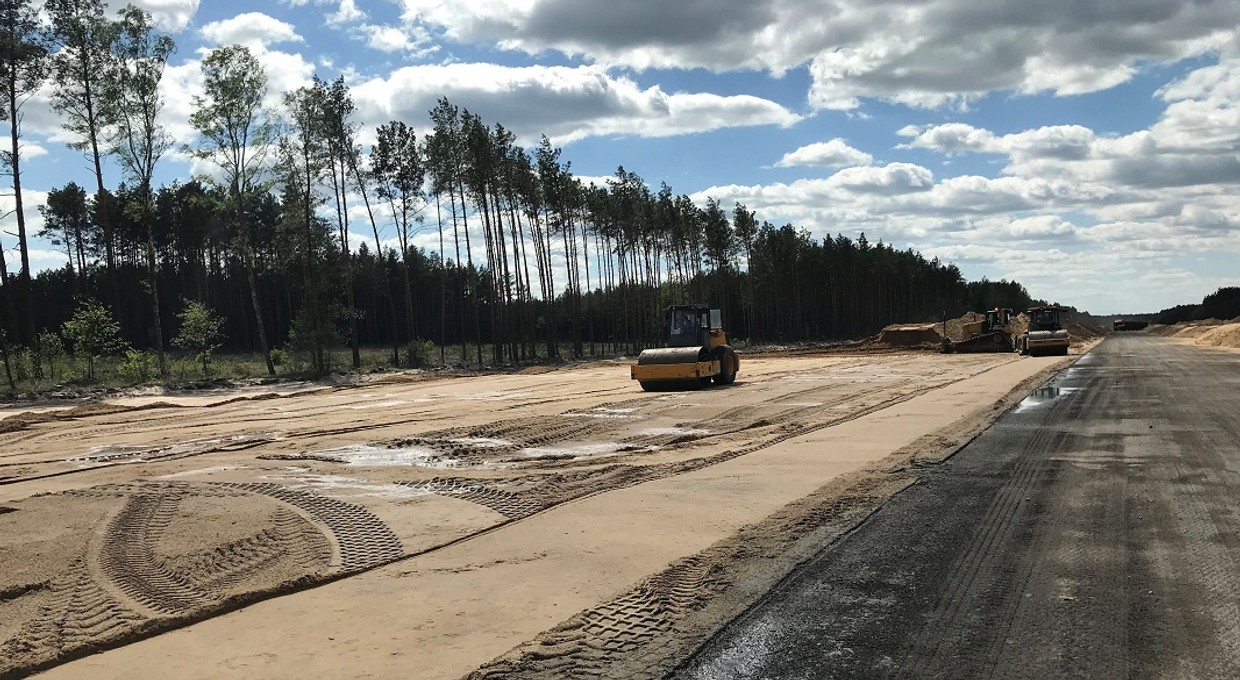 Uwaga, ląduje samolot! Drogowe odcinki lotniskowe w Polsce