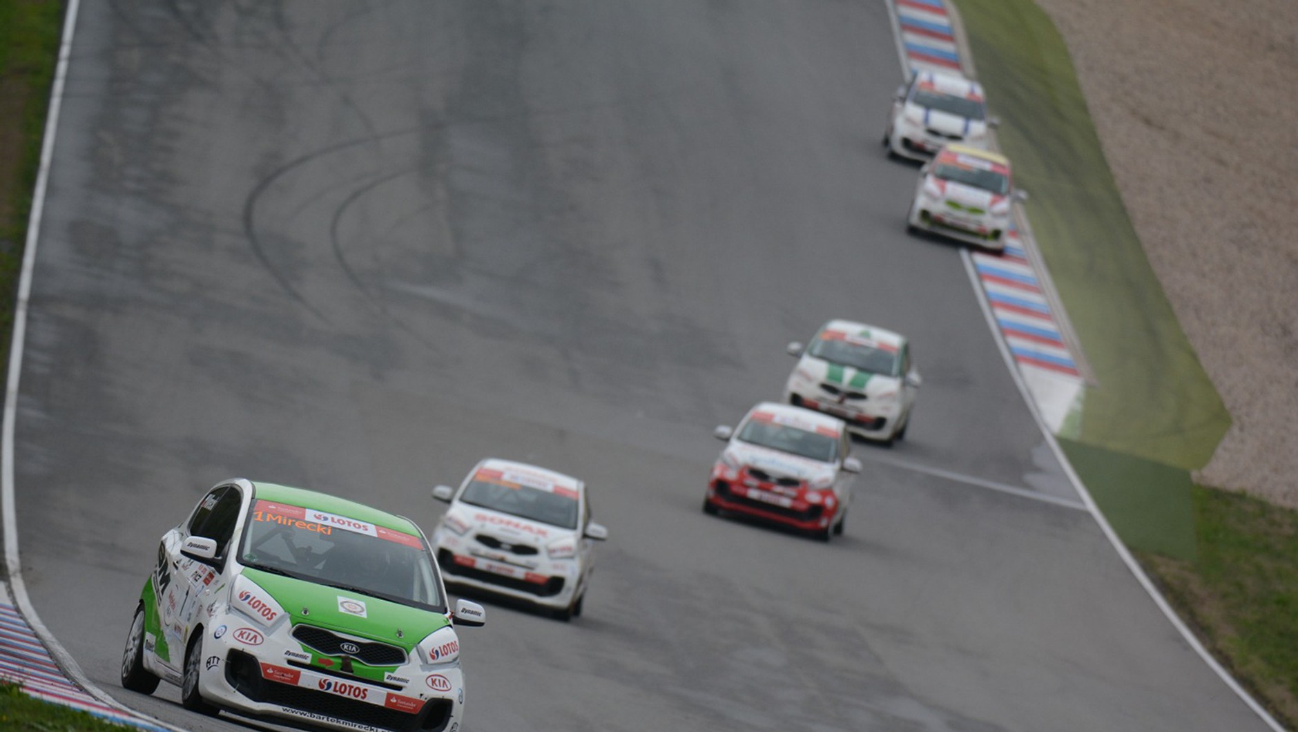 Bartłomiej Mirecki drugi raz z rzędu Mistrzem Polski Kia Lotos Race