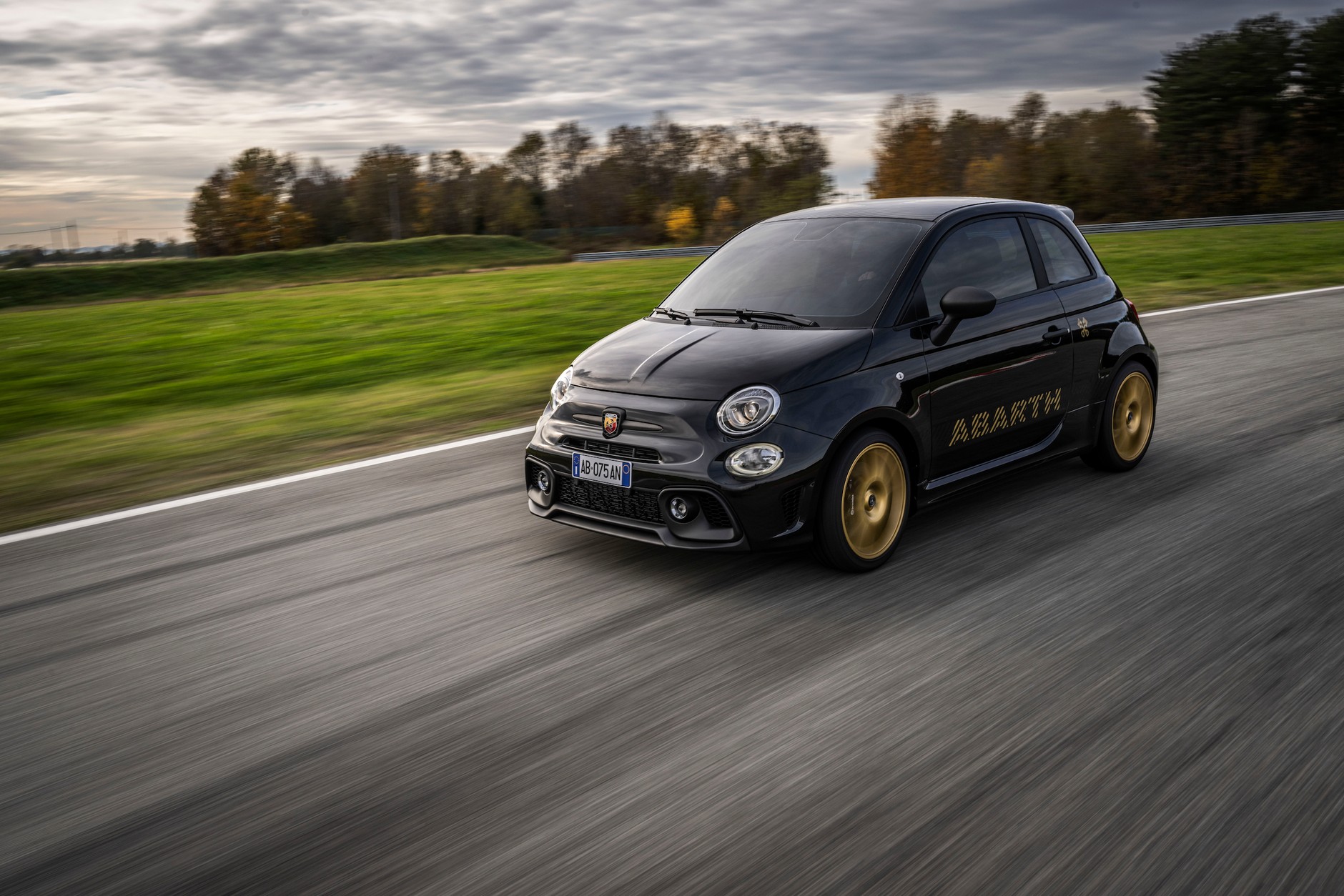 Abarth 695 75 Anniversario
