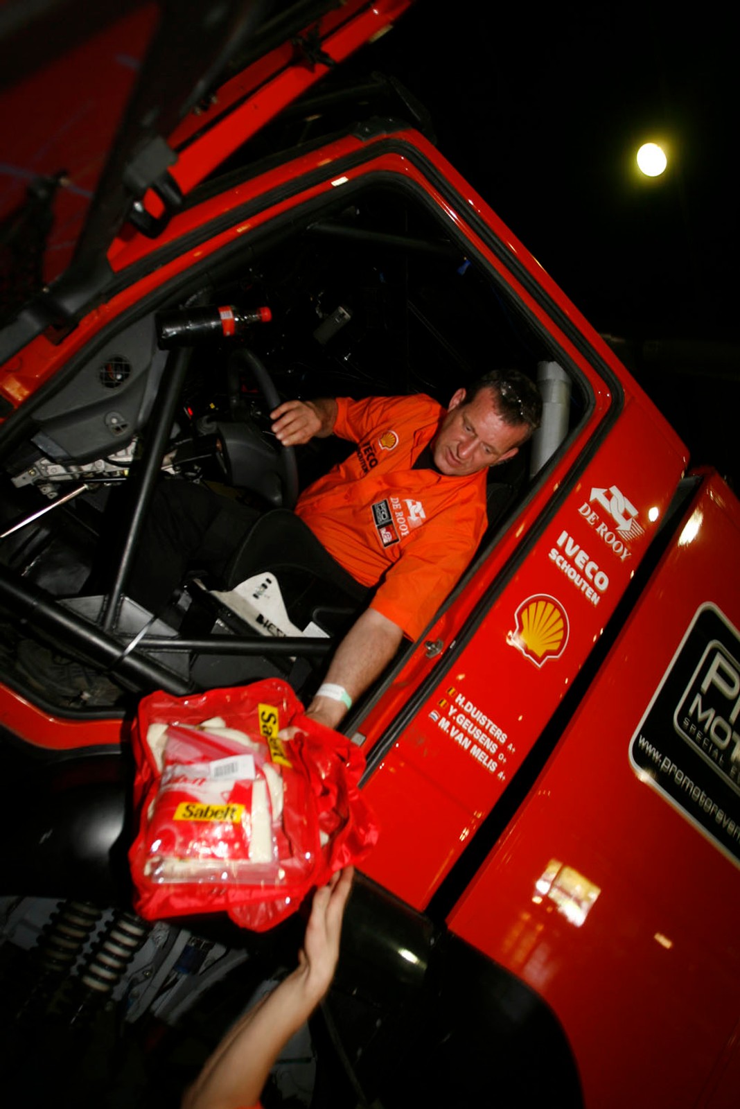 Buenos żyje Rajdem Dakar 2011 (Fot. Rallyworld©Willy Weyens)