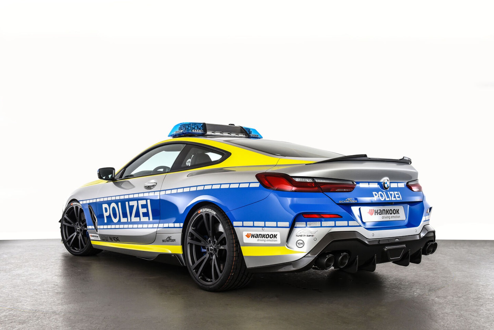 Policyjne BMW M850i AC Schnitzer