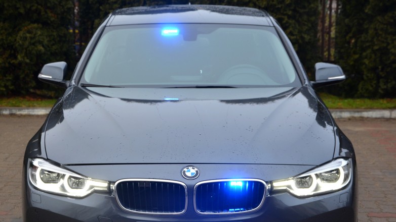 BMW 330i xDrive - nowe nieoznakowane radiowozy policji