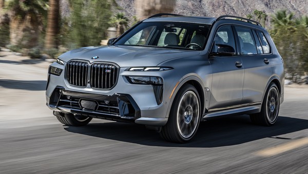 BMW X7 xDrive M60i to kolos na sportowych nogach