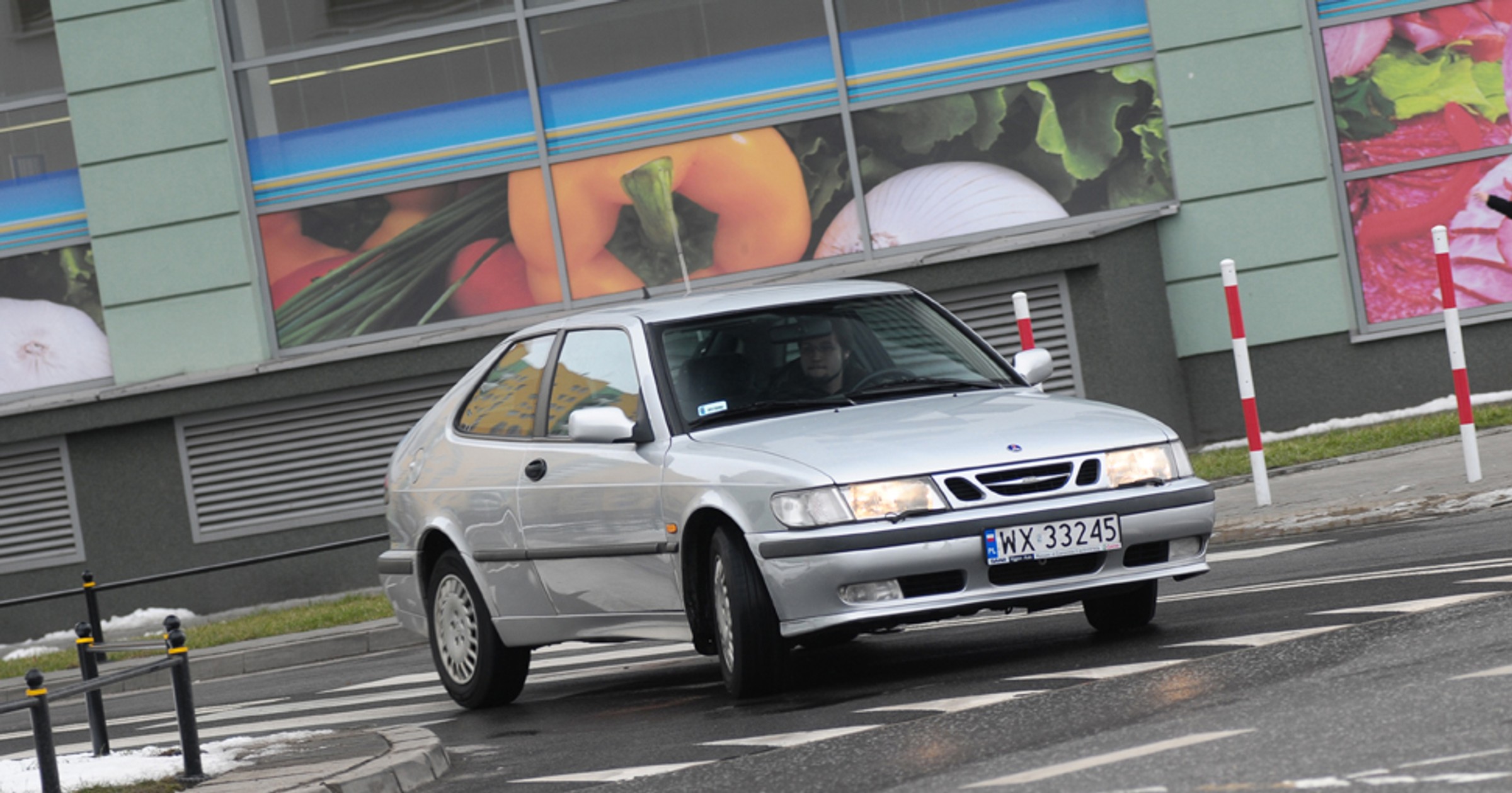Saab 9-3 2.0 Turbo - Z pozoru na każdą kieszeń