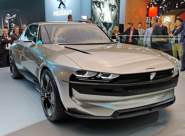 Peugeot u siebie, czyli gwiazdy paryskiego salonu
