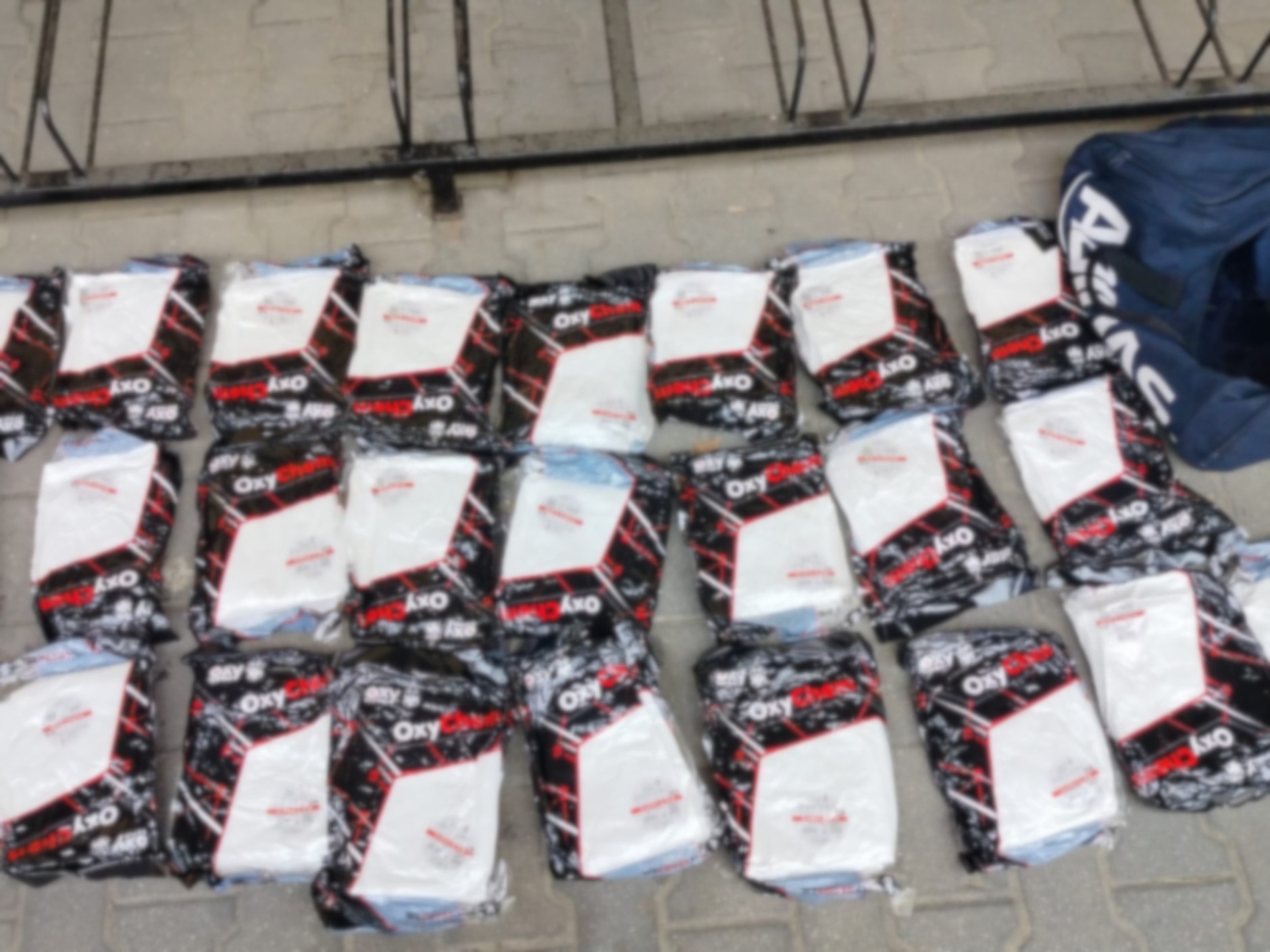 Karetką na sygnale chcieli wjechać na stadion