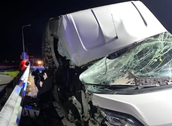 Bus najechał na tył naczepy. Tragiczny Wypadek w Medyce