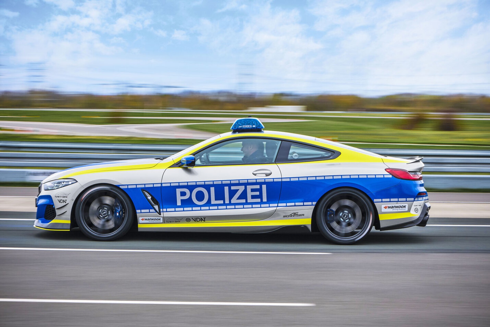 Policyjne BMW M850i AC Schnitzer
