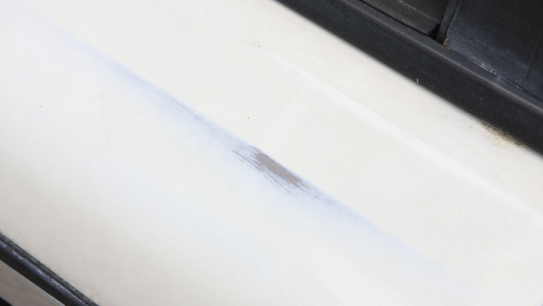Jak wypolerować auto? Czyli - Nie zepsuj lakieru, podczas pucowania