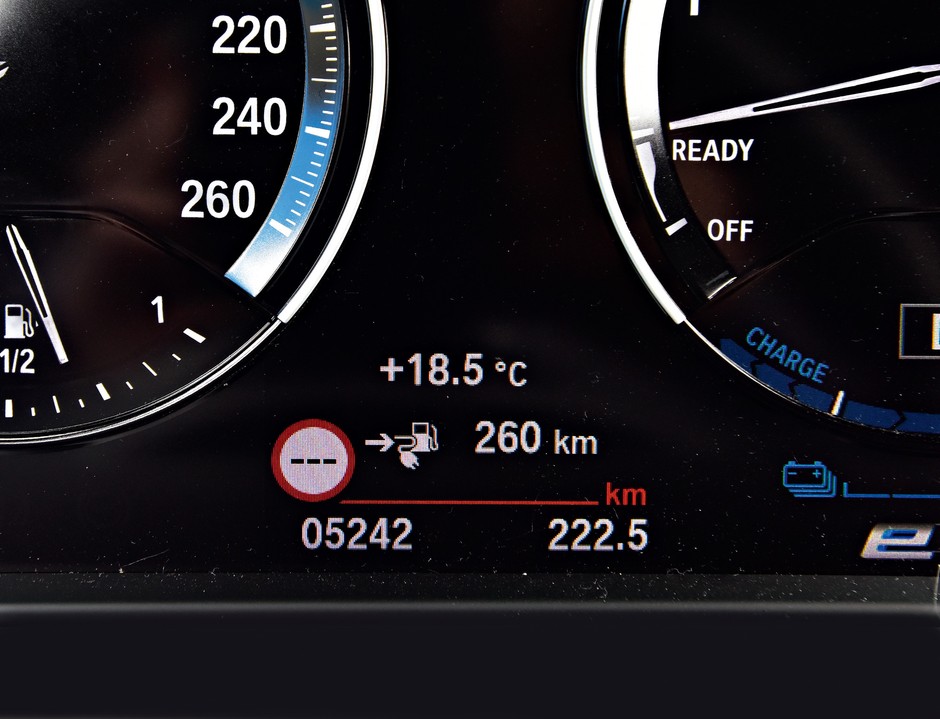 Porównanie: benzynowa hybryda, dieslowska hybryda kontra diesel i benzyna
