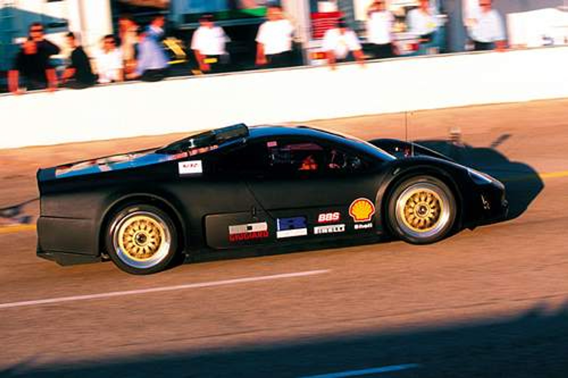 Wideo: przypomnienie Volkswagena W12 Nardo