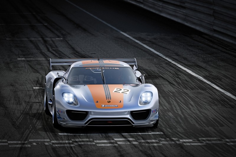 Porsche 918 RSR ma trzy silniki i nieźle się kręci