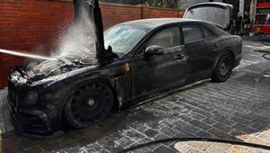 Bentley zapalił się przed sanktuarium w Myślenicach. Interweniowała straż pożarna