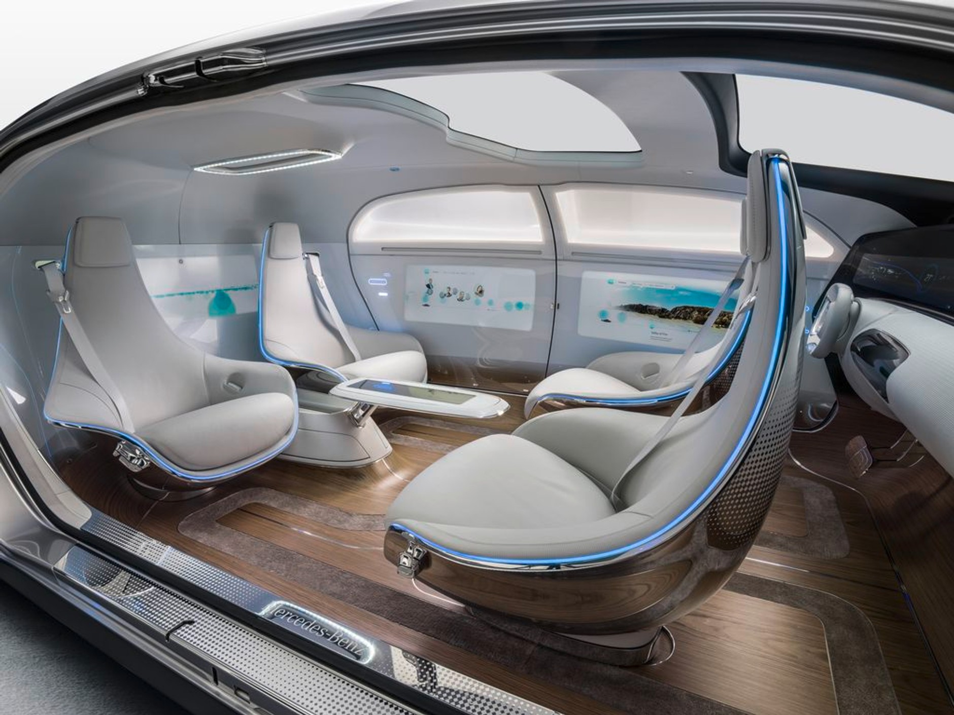 Mercedes-Benz F 015 – mobilna rewolucja
