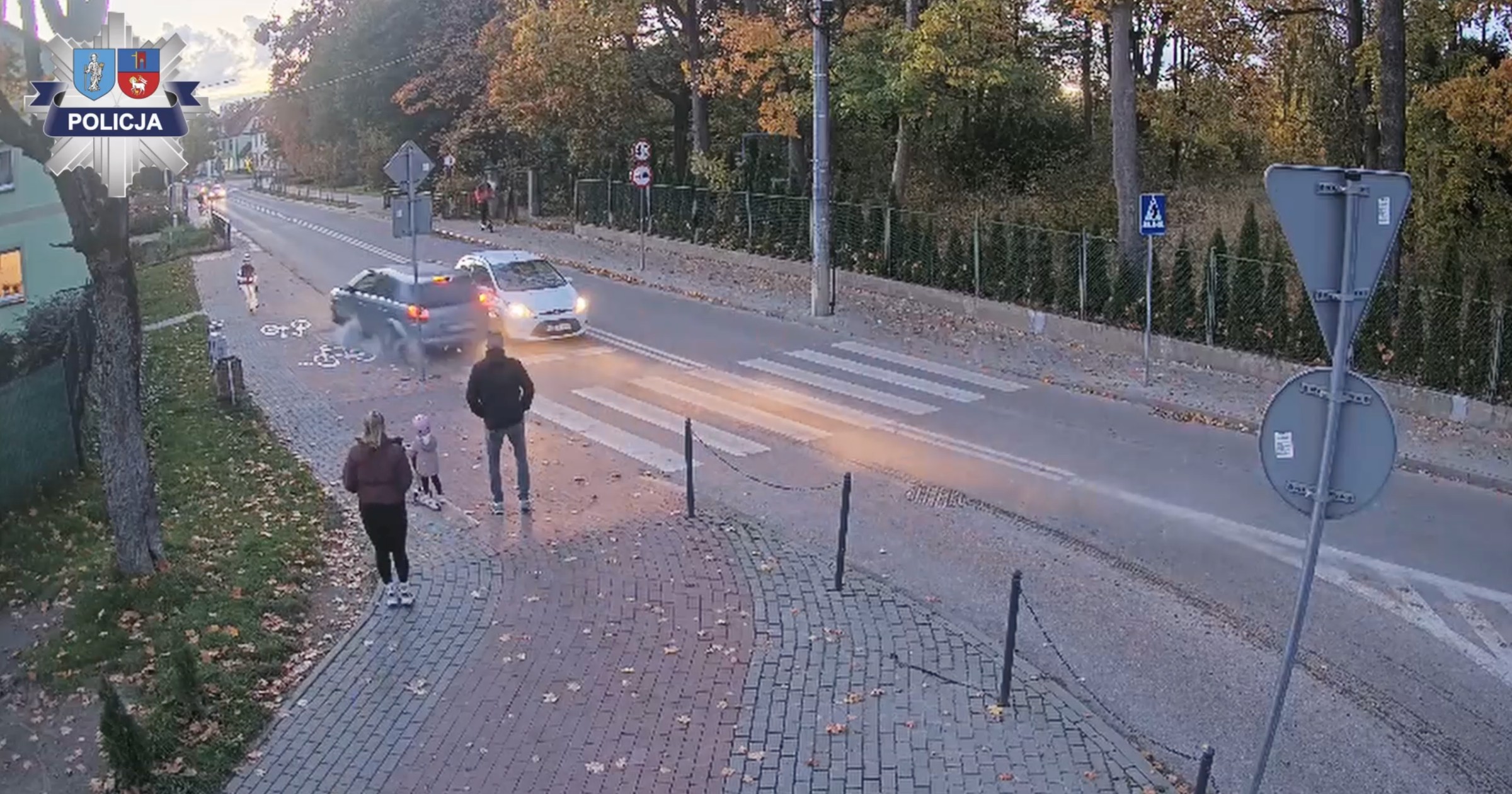 21-latek stracił panowanie nad samochodem i ominął dziewczynkę o centymetry