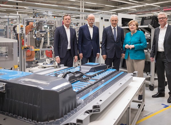 Mercedes: 500 milionów euro na fabrykę akumulatorów do aut elektrycznych