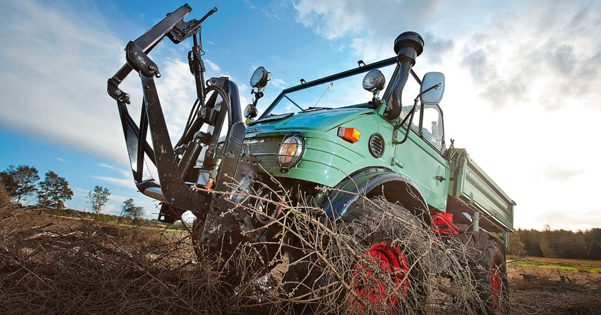Mercedes Unimog 406 - gdzie diabeł nie może, tam...