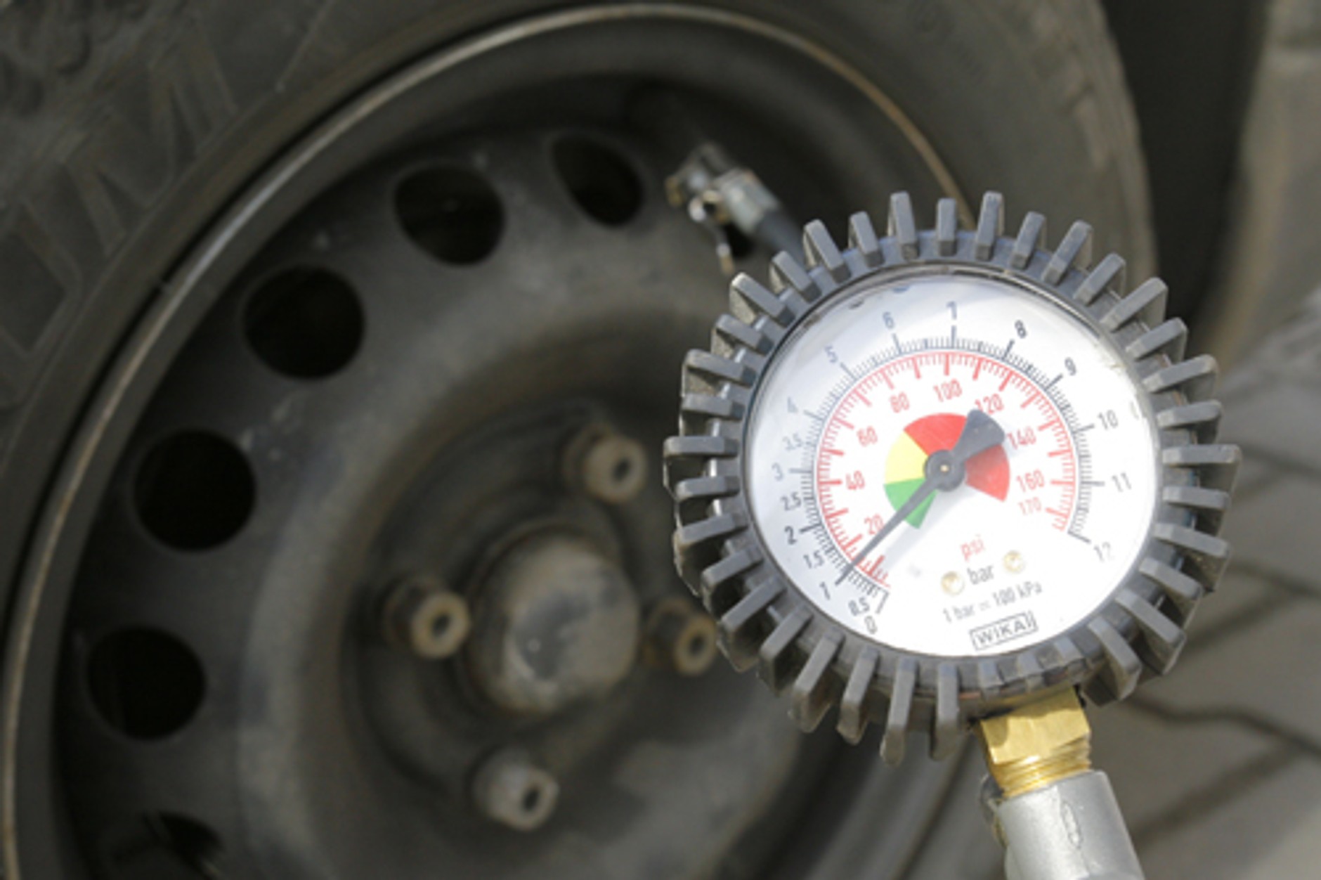 Oszczędzanie paliwa nie jest trudne. Radzimy jak zmiejszyć spalanie nawet o 20 procent!