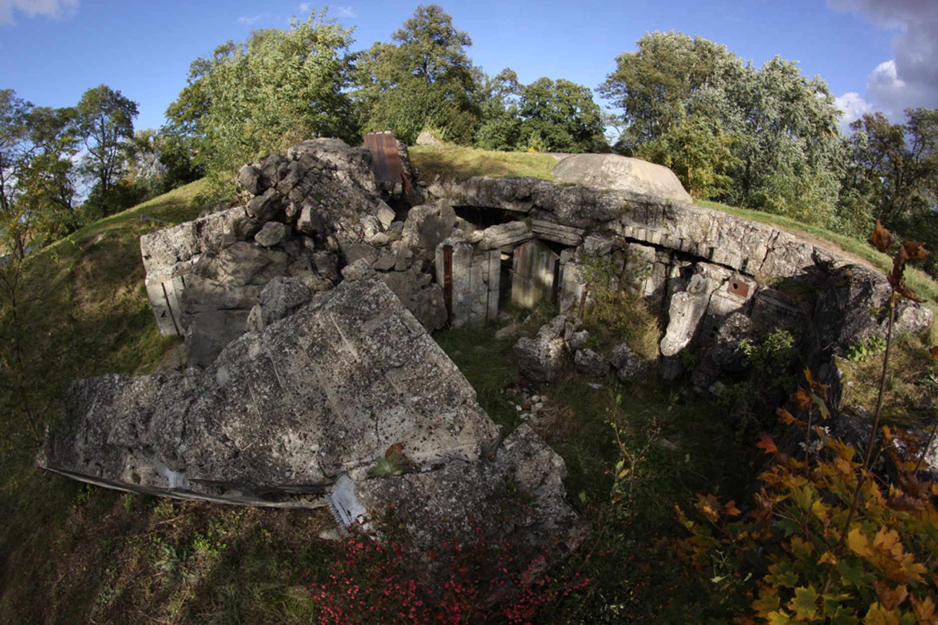 Skoda Yeti wśród fortyfikacji. 100 kilometrów bunkrów Hitlera