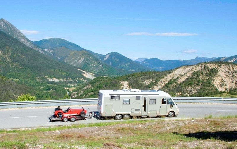 Wypożycz przyczepę, dostaniesz samochód