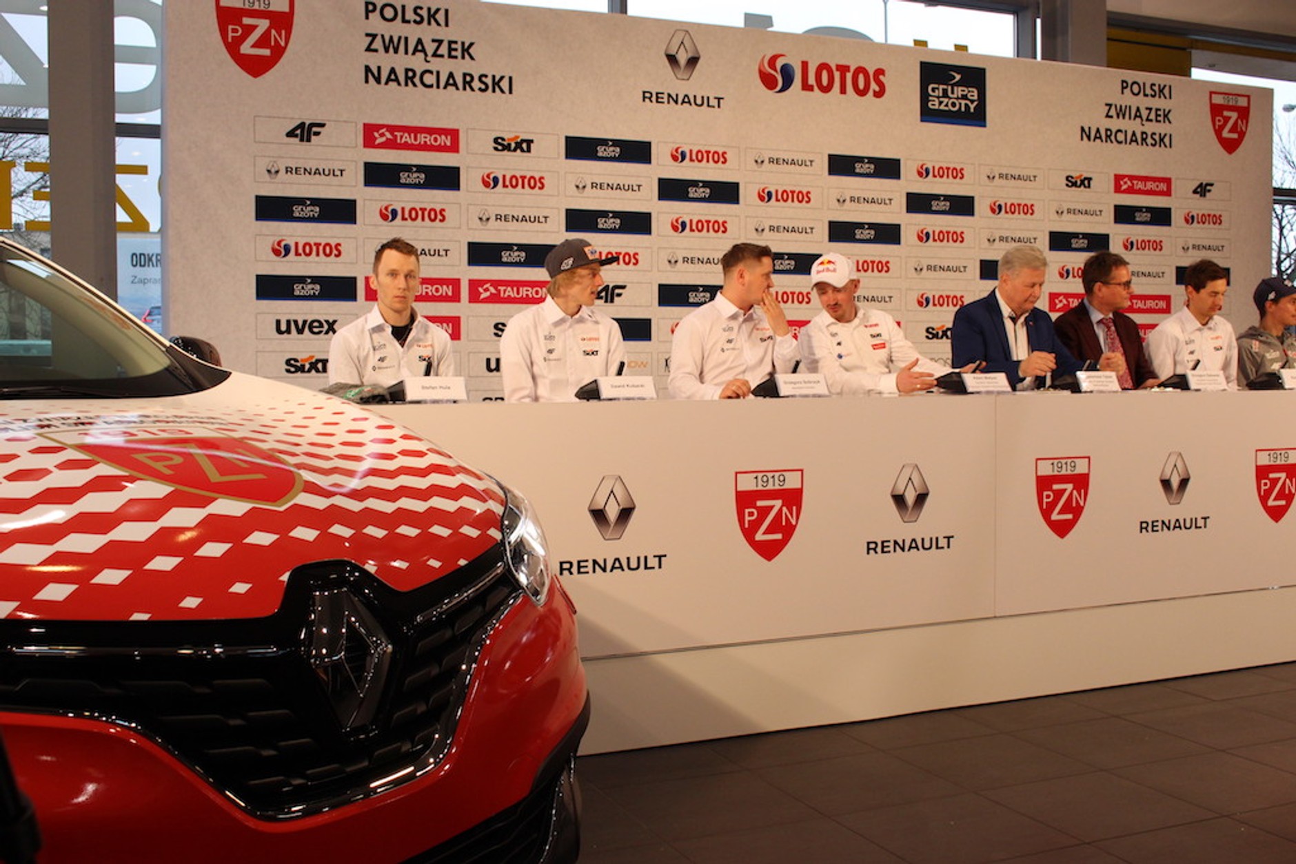 Samochody Renault dla PZN