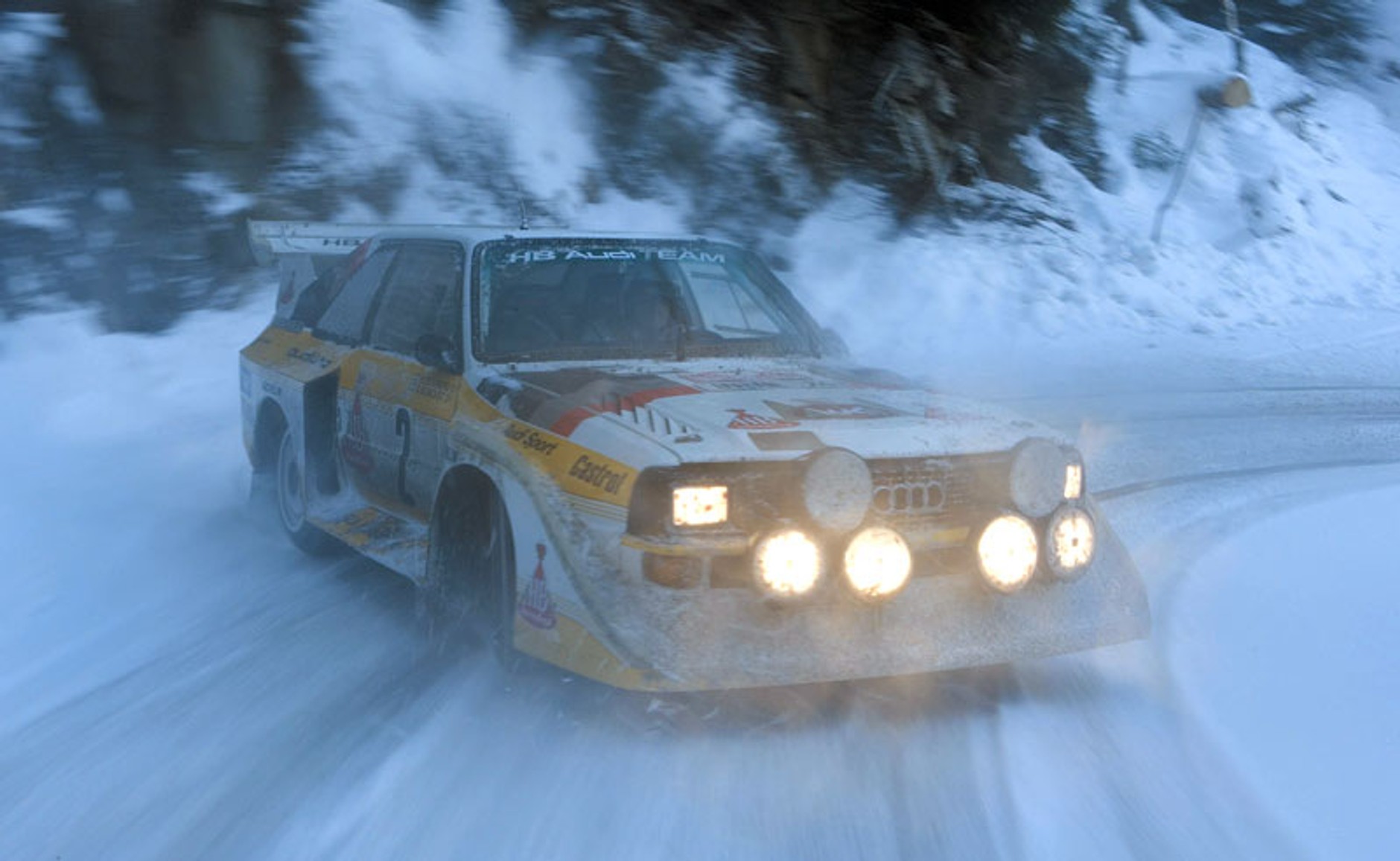 Géniové zatáček: Výstava soutěžních vozů skupiny B v továrním muzeu Audi