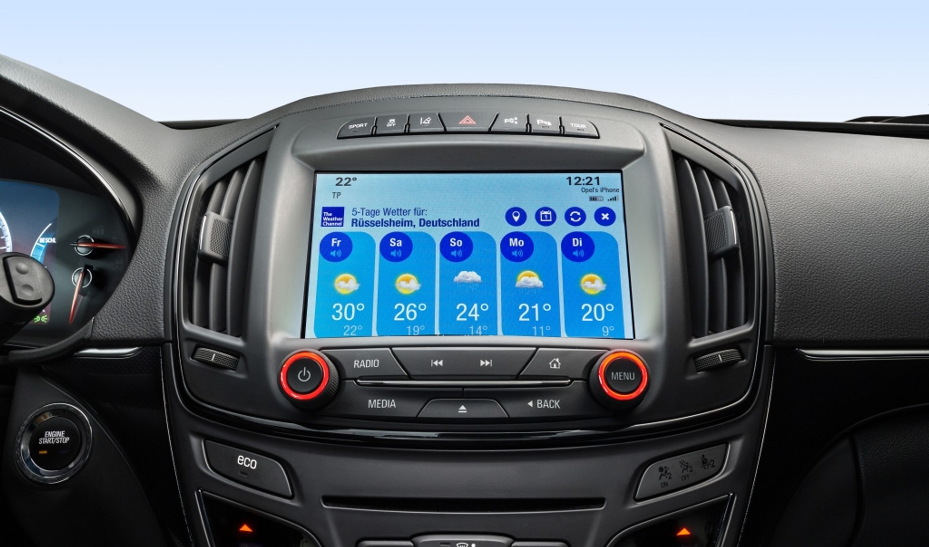 Na początek jednak aplikacje i rozwiązania znane już z samochodów różnych marek