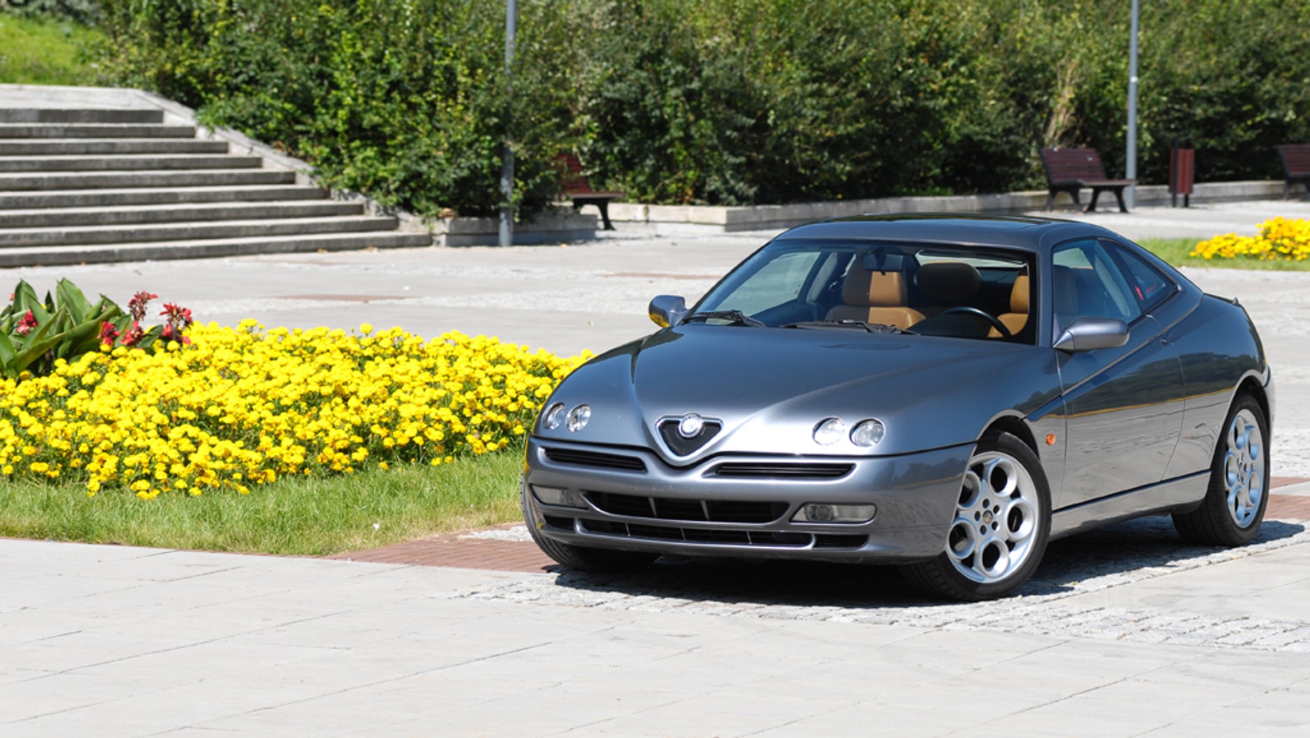 Alfa Romeo GTV 2.0 Turbo - Radość z jazdy dla dwojga