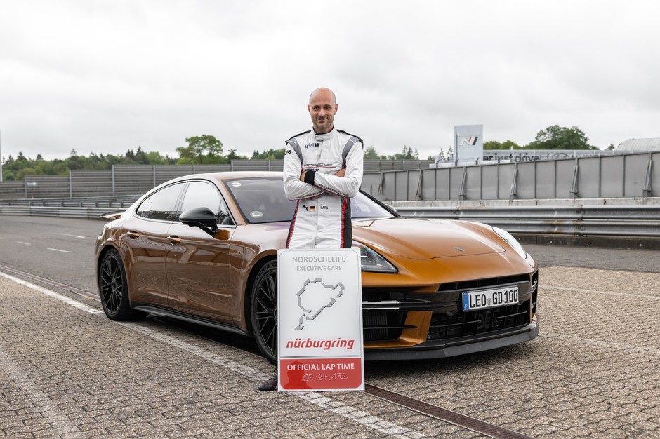 Porsche Panamera na torze Nurburgring